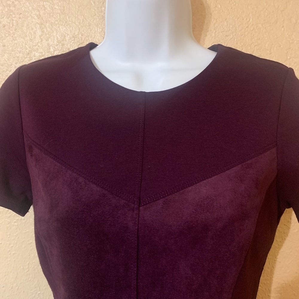 BCBGMAXAZRIA Women’s Sz XS Maroon Suede Peplum Top - Picture 3 of 14
